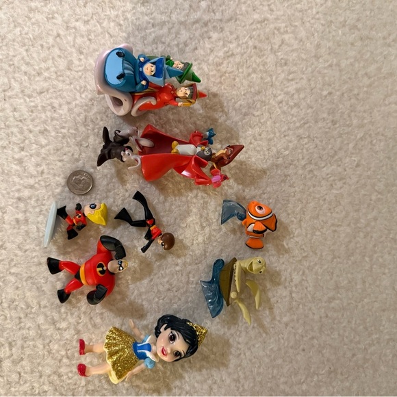 Disney Vibrant Multicolor Action Figures Playset - Picture 2 of 7